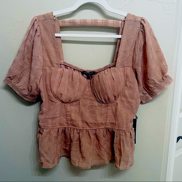 Haute Monde, Fitted with bra top, peplum style with puff sleeves. - Picture 3 of 6